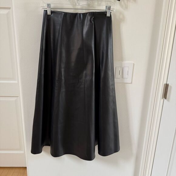 NICK&NICOLE Closet Minimal Eco Leather Midi A-line Black Skirt S NWOT - Picture 8 of 15